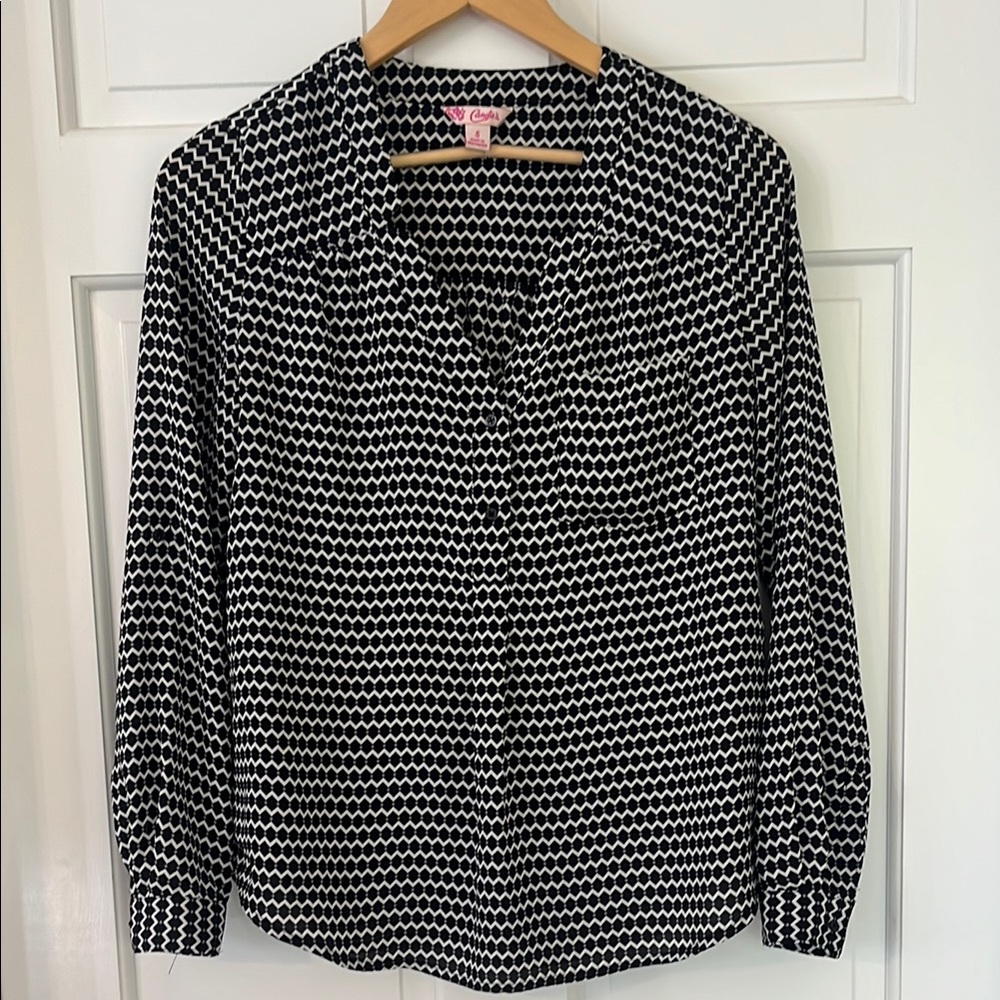 Black & White Geometric Button-Front Blouse - Candie’s